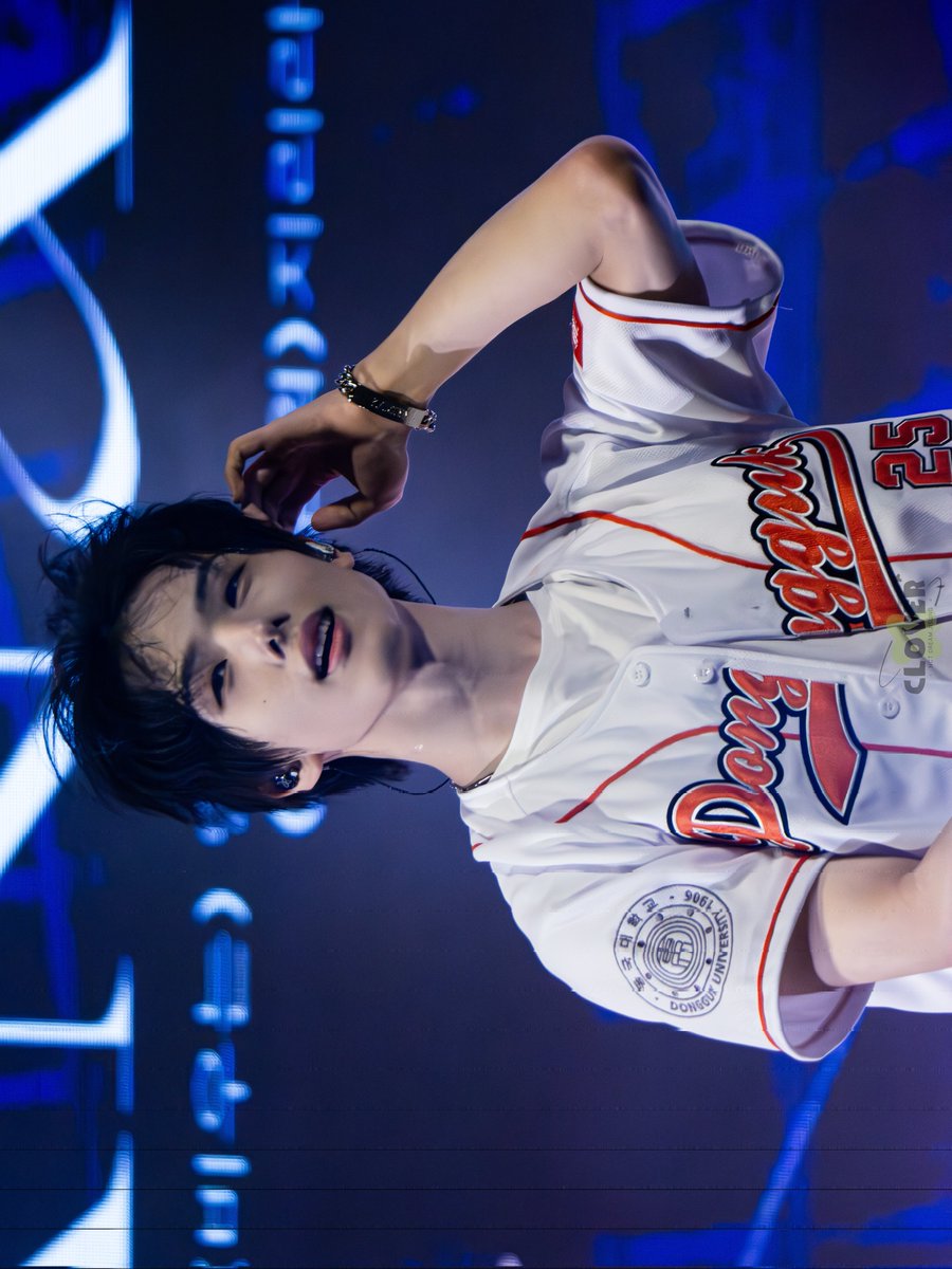 250528 동국대 봄 축제 대동제 HQ
앞머리 까서 티존 드러난거 너무너무 좋다고...😳
#NCT #NCTDREAM #지성 #JISUNG #チソン #志晟 #지성뵤블