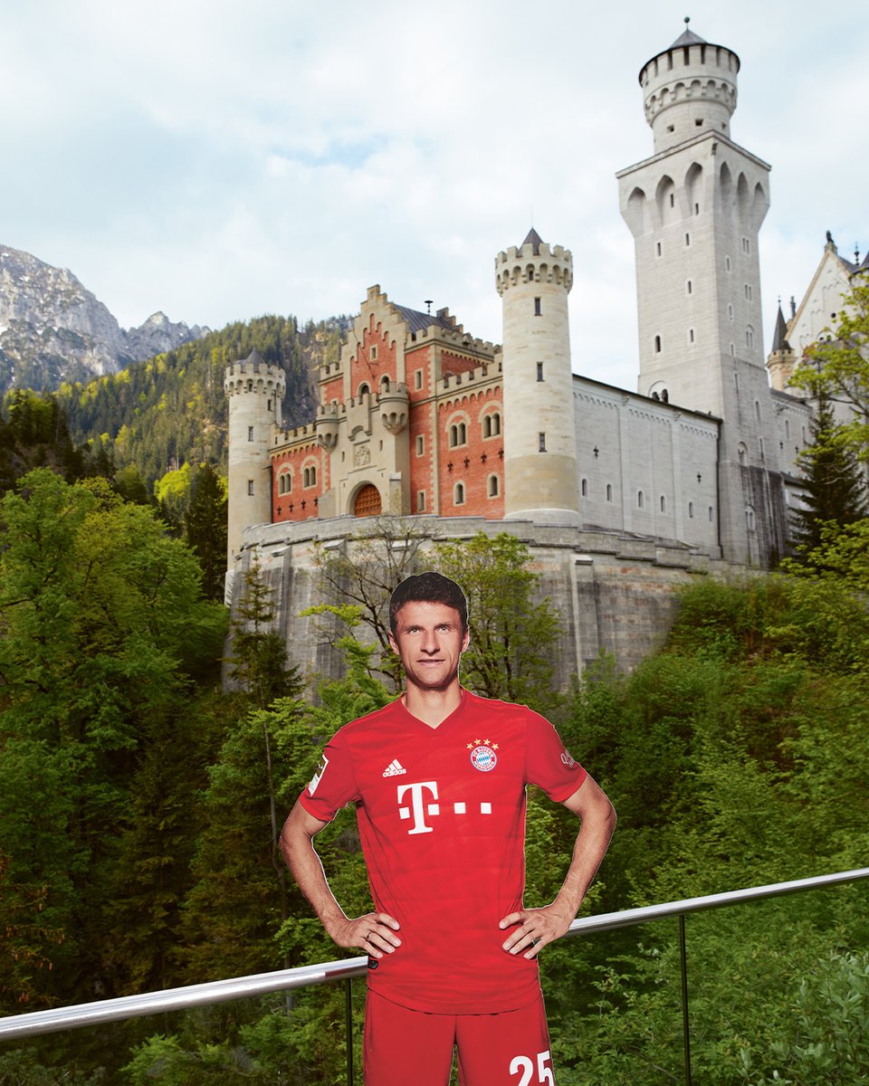 Simplesmente insubstituível. Thomas Müller é a essência da Baviera! ❤️

<a href="/esmuellert_/">Thomas Müller</a> e um rolê especial em pontos turísticos da nossa região 😅🔗 fc.bayern/Muller_Figure

#FCBayern #MiaSanMia #ThomasMüller