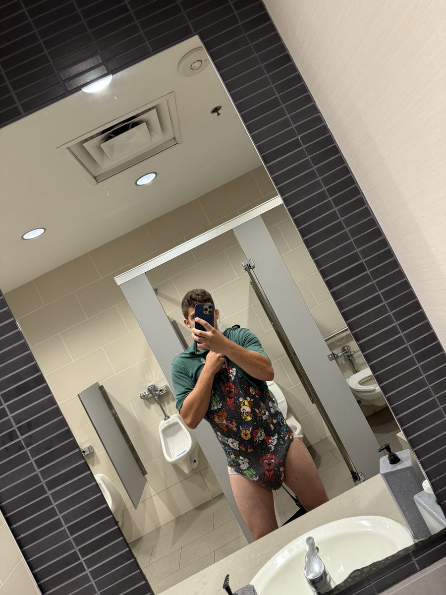 thepaddedwolfAD's tweet photo. Started wearing onesies at work to help support my diaper throughout the day and I just can’t get over how cute I think I look. https://t.co/XCXOvoonAt