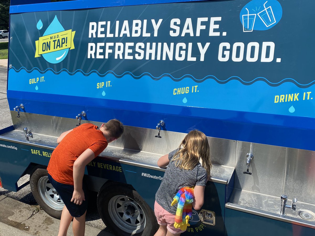 Warmer temps return this weekend and we'll be helping you stay cool at La Vista Days. Stop by our hydration station from 11 a.m. to 5 p.m. to say hello and fill up your reusable bottles for free! lavistadays.org/may-31-2025 ☀️💦 @cityoflavista