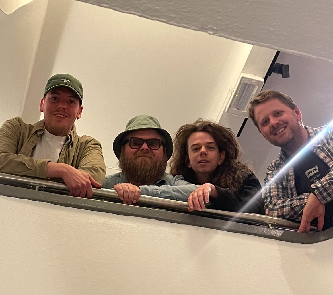 United We Podkast (@unitedwepodkast) on Twitter photo BRUNO, IKKE GĂ
FRA OSS!
Den potensielle Bruno-overgangen er i fokus i dag. Tror vi dette kan skje?
I tillegg mĂ„ vi snakke litt om post-season og andre overganger đ«
<a href="/kenwasenius/">Ken Wasenius-Nilsen</a> og <a href="/Zerener/">Anders Zerener</a> har besĂžk av <a href="/HallvardDyrnes/">Hallvard Dyrnes</a> og Fredrik Sjaastad NĂŠss.
open.spotify.com/episode/3IaBEb⊠BRUNO, IKKE GĂ
FRA OSS!
Den potensielle Bruno-overgangen er i fokus i dag. Tror vi dette kan skje?
I tillegg mĂ„ vi snakke litt om post-season og andre overganger đ«
<a href="/kenwasenius/">Ken Wasenius-Nilsen</a> og <a href="/Zerener/">Anders Zerener</a> har besĂžk av <a href="/HallvardDyrnes/">Hallvard Dyrnes</a> og Fredrik Sjaastad NĂŠss.
open.spotify.com/episode/3IaBEbâŠ