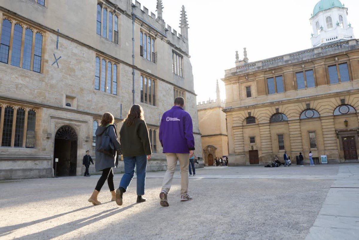 We have a great programme of walking tours this weekend! 🚶‍♀️ Book yours today. 👇

bit.ly/3Ba3czg

#OfficialToursOx #ExperienceOx #Oxford