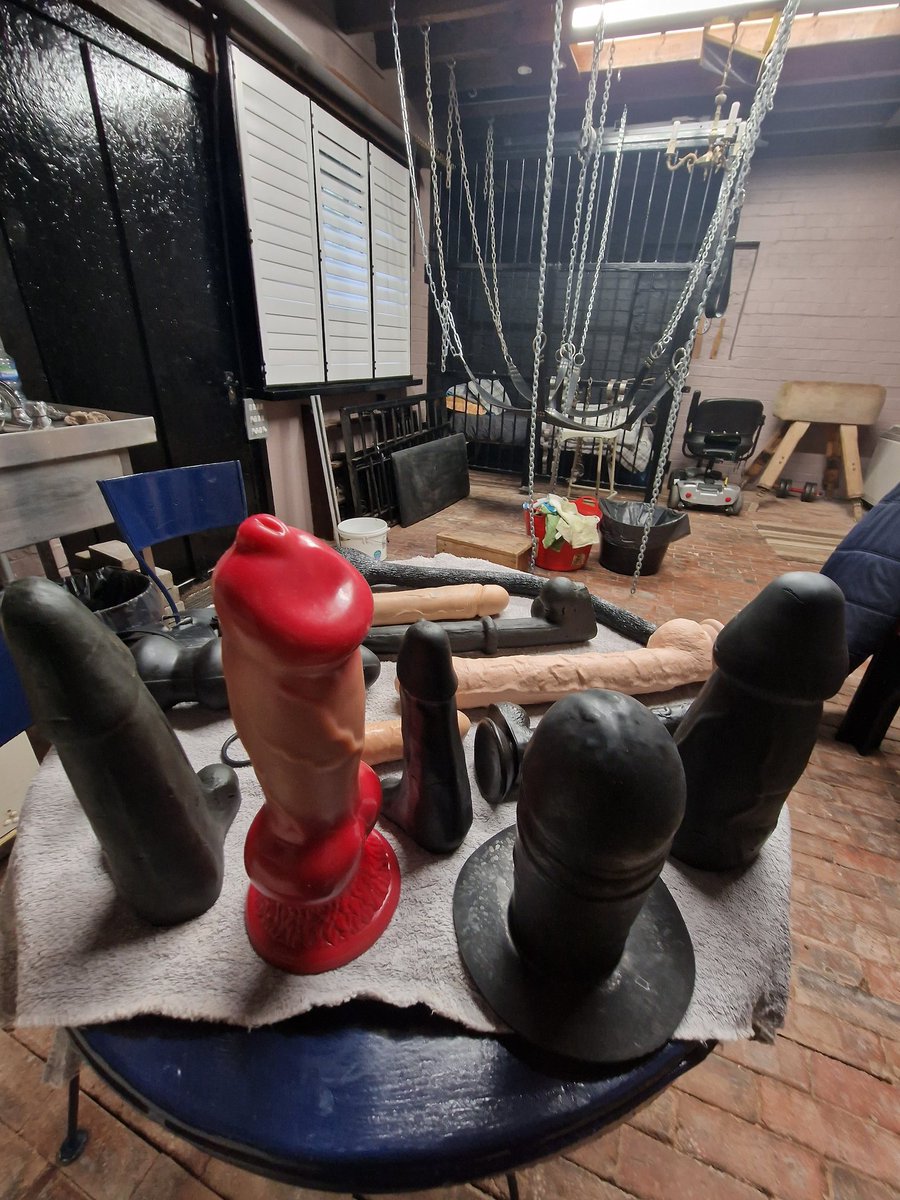coach house  email address is   chdlincs@gmail.com
#rent #dungeon #kink #bondage