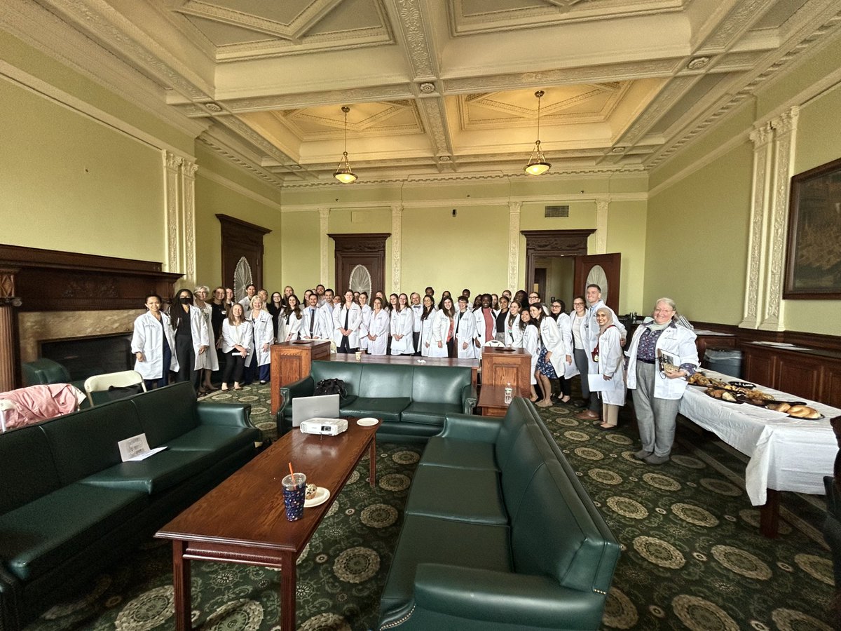 BIDMC_ObGyn's tweet photo. We're so proud of our OB/GYN leaders and #medstudents who came together at the @acog  Massachusetts Section #Advocacy Day this week to meet with lawmakers, discuss legislation, and hear from policy leaders about key issues impacting women’s health. https://t.co/rfeRmWzWTA