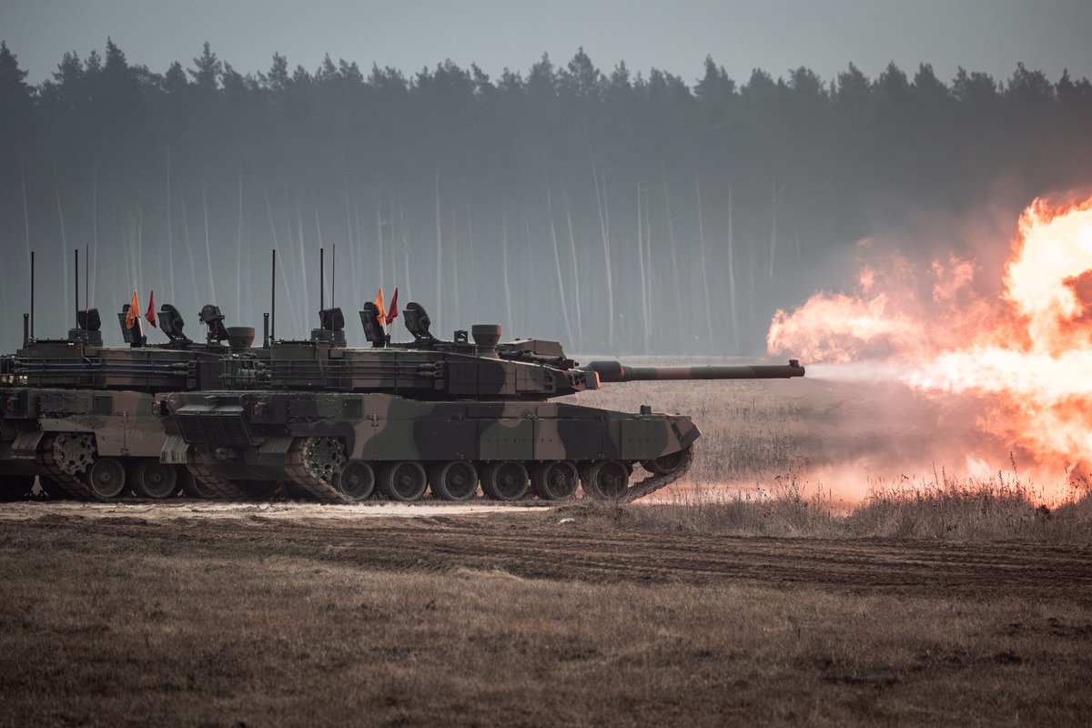NaPierwszejLini's tweet photo. 🇵🇱
#AgencjaUzbrojenia zamówiła amunicję dla polskich czołgów.🔥🔫🇵🇱
Szczegóły w poniższym linku:
- https://t.co/XYKYYn054q
***
#AgencjaUzbrojenia #WojskoPolskie #Wojsko #MON #MinisterstwoObronyNarodowej #artyleria #amunicja #MESKO #K2 #AbramsSepV3 #Abrams #czołg #tank . https://t.co/zYcZmRaJJS