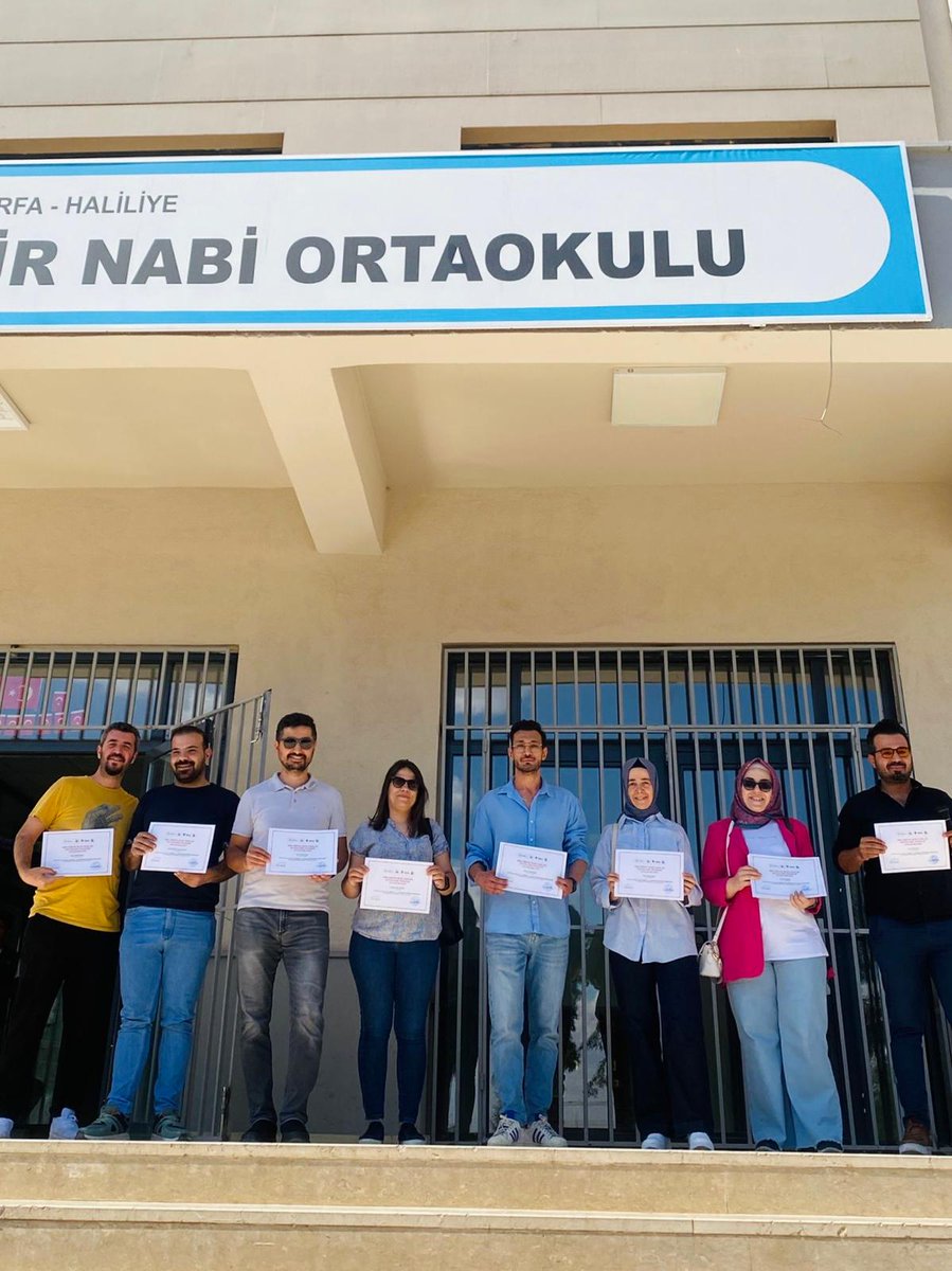 Şair Nabi Ortaokulu Haliliye - Şanlıurfa (@sairnabioo) on Twitter photo TÜBİTAK 4006 Bilim Fuarında görev alan öğretmen ve öğrencilerilerlmize belgeleri takdim edildi. <a href="/UrfaValiligi/">T.C. ŞANLIURFA VALİLİĞİ</a> <a href="/hasansildak/">Hasan ŞILDAK</a> <a href="/haliliyegovtr/">Haliliye Kaymakamlığı</a> <a href="/sanliurfammem63/">Şanlıurfa İl Milli Eğitim Müdürlüğü</a> @ASultanoglu63 <a href="/HaliliyeMem/">Haliliye İlçe Milli Eğitim Müdürlüğü</a> <a href="/Mvural63/">Mehmet VURAL</a> <a href="/bigepurfa/">BAŞARIYI İZLEME VE GELİŞTİRME PROJESİ</a> <a href="/rac_iper/">Mehmet Sıraç İper</a> <a href="/Tubitak/">TÜBİTAK</a> TÜBİTAK 4006 Bilim Fuarında görev alan öğretmen ve öğrencilerilerlmize belgeleri takdim edildi. <a href="/UrfaValiligi/">T.C. ŞANLIURFA VALİLİĞİ</a> <a href="/hasansildak/">Hasan ŞILDAK</a> <a href="/haliliyegovtr/">Haliliye Kaymakamlığı</a> <a href="/sanliurfammem63/">Şanlıurfa İl Milli Eğitim Müdürlüğü</a> @ASultanoglu63 <a href="/HaliliyeMem/">Haliliye İlçe Milli Eğitim Müdürlüğü</a> <a href="/Mvural63/">Mehmet VURAL</a> <a href="/bigepurfa/">BAŞARIYI İZLEME VE GELİŞTİRME PROJESİ</a> <a href="/rac_iper/">Mehmet Sıraç İper</a> <a href="/Tubitak/">TÜBİTAK</a>