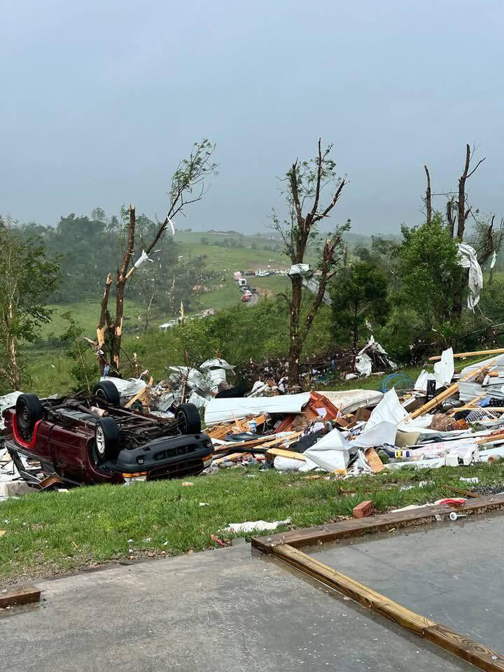 MaxVelocityWX's tweet photo. BREAKING: EF-2 tornado confirmed in Washington County, Kentucky, from this morning's storms.

This tornado is still being rated, but we at least had EF-2 damage from Washington to Mercer, with maximum sustained winds of 115 MPH.

https://t.co/GXoCf93ud7