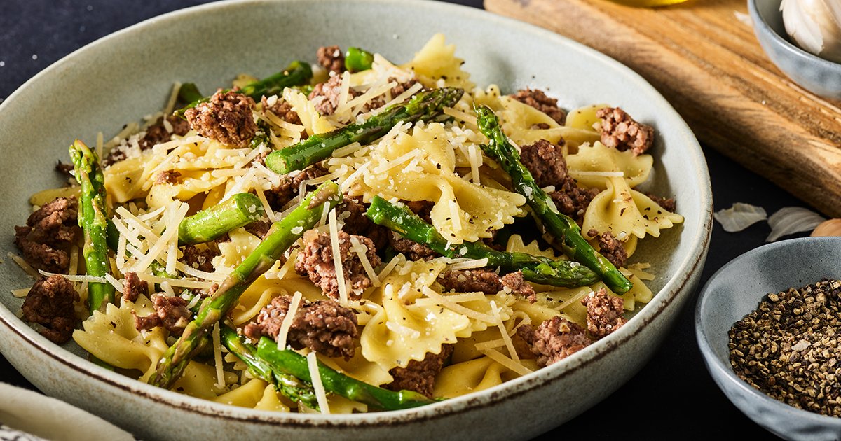 Fresh asparagus meets savory Ground Beef in this easy pasta toss.
It’s steakhouse-inspired, pantry-friendly, and ready in a flash.

Find this Beef &amp; Asparagus Pasta Toss recipe at ohiobeef.org

#EasyDinners #PastaLovers #GroundBeefRecipes