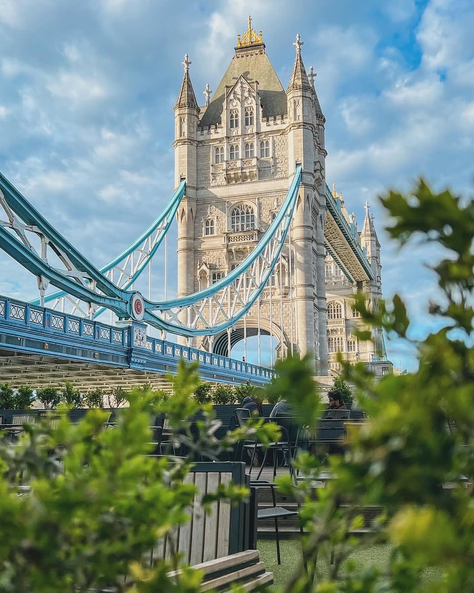 Are you ready for your close up, @towerbridge? 👏 [📸 @jude_off_duty] #LondonMakesItPossible #VisitLondon ow.ly/cibg50W0QG3