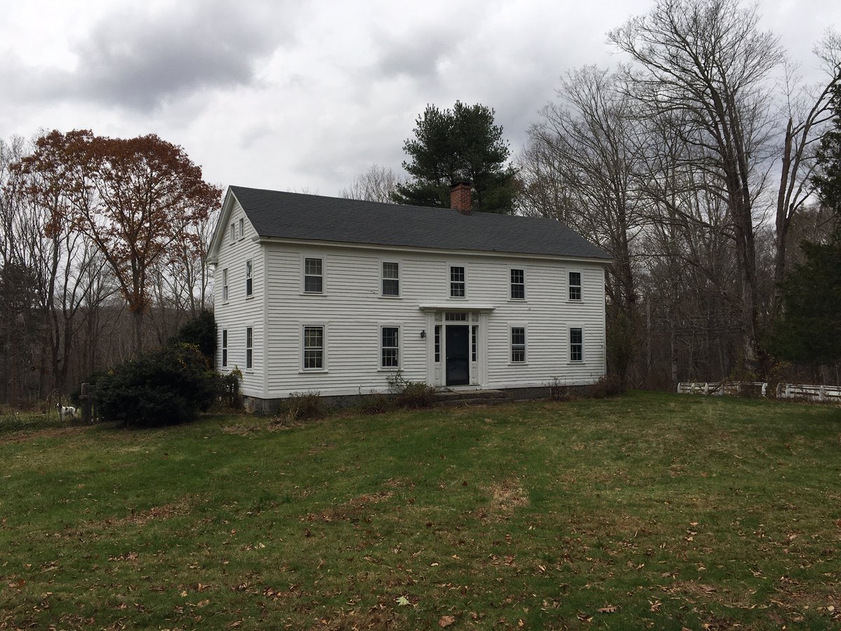 As the unofficial Lyme historian, I felt despair when I read about the original outbreak at the Yale archive. All this suffering could've been avoided if the cover-up hadn't overrode preventative actions. krisnewby.substack.com/p/the-haunting…