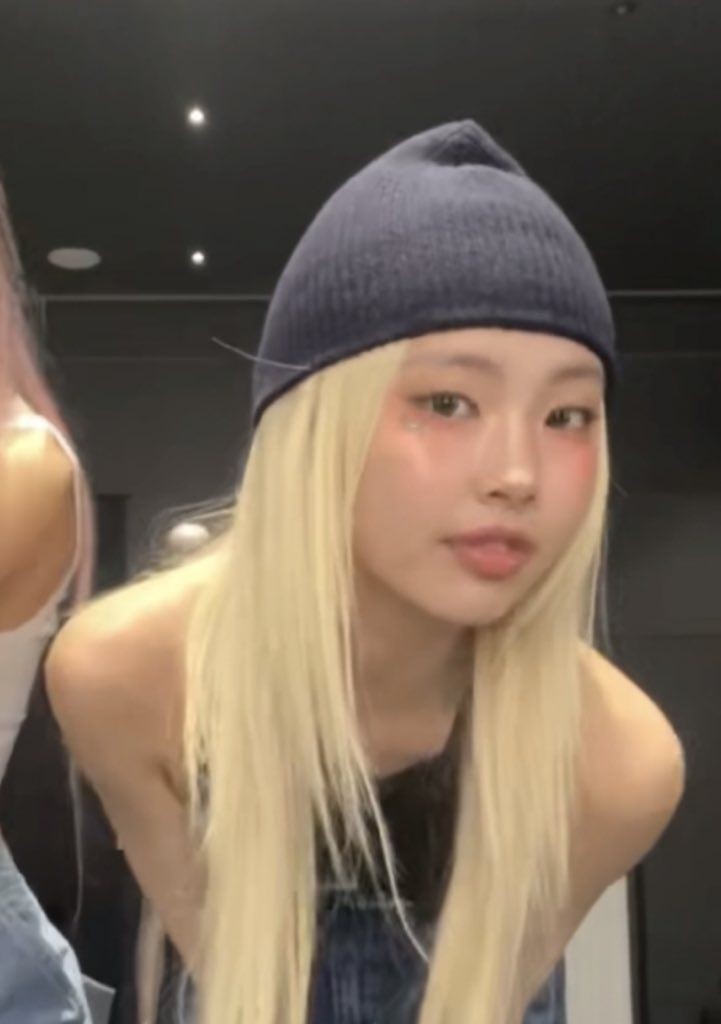 hyein updates tweet media