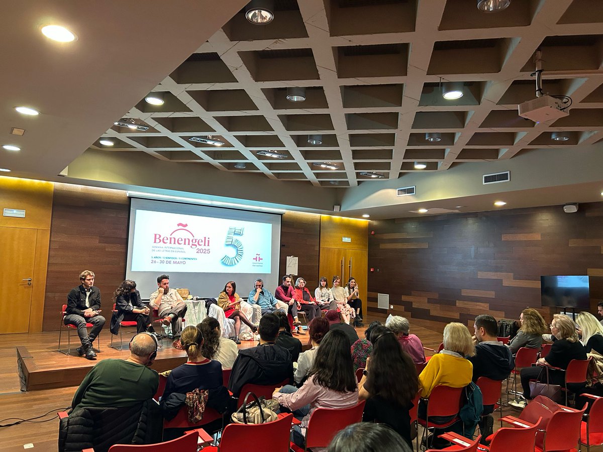 J.C Méndez Guédez (@mendezguedez) on Twitter photo Y este año, nuevos formatos en #benengeli2025
En el Cervantes de Bucarest se pudo disfrutar de intervenciones de Paco Gámez y Gracia Morales, y de lecturas dramatizadas de sus obras.
<a href="/InstCervantes/">Instituto Cervantes</a> Y este año, nuevos formatos en #benengeli2025
En el Cervantes de Bucarest se pudo disfrutar de intervenciones de Paco Gámez y Gracia Morales, y de lecturas dramatizadas de sus obras.
<a href="/InstCervantes/">Instituto Cervantes</a>