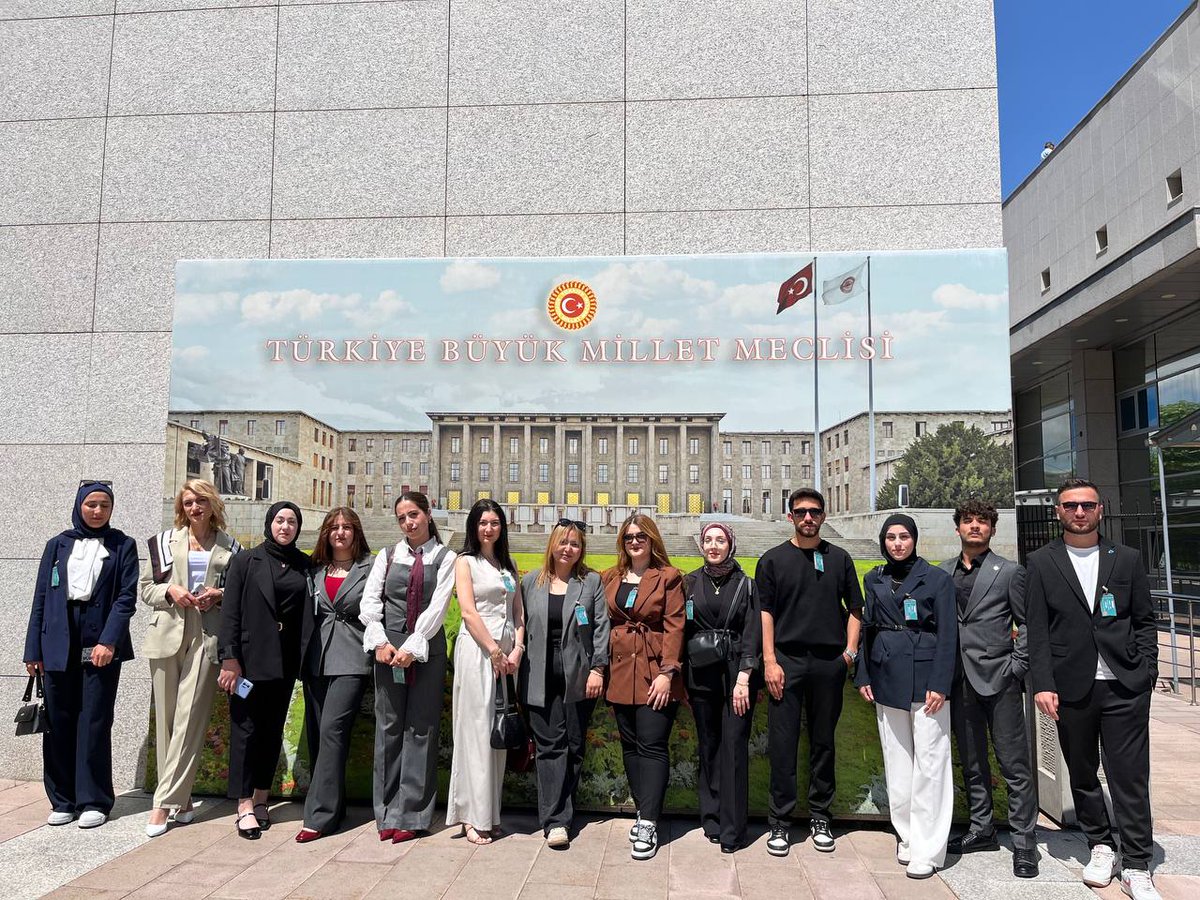 GSB_BitlisGM's tweet photo. Diplomasinin Nabzı : Ankara Projesi

#UNİDES kapsamında Diplomasinin Nabzı Ankara projesi kapsamında gençlerimiz ile birlikte;
SETA 
YTB
YUNUS Eemre Enstitüsü 
TBMM
Anıtkabir 
Millet Kütüphanesi 
Resim Heykel Müzesi 
Gibi yerleri gezerek projemizi tamamladık.
#GSBGM https://t.co/oZcbJWiHqm