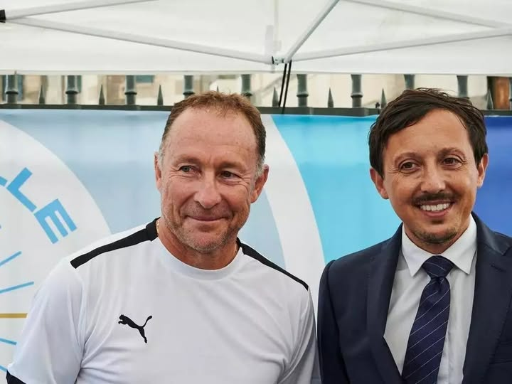 🚨 Pablo Longoria a proposé à JP. Papin de conserver son rôle d’ambassadeur, malgré son départ comme entraineur de la réserve, une fonction que l’ancien buteur de l'OM va probablement honorer.
➡️ « C’est possible, là je prends un peu de temps mais sûrement, oui »

#OM #TeamOM