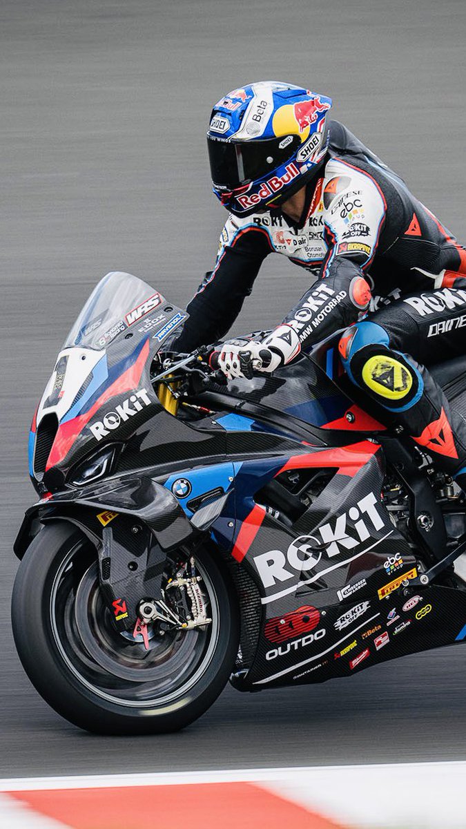 Según fuentes importantes,es oficial lo de Toprak Razgatlioglu‼️Dara el salto Motogp en 2026 firmando directamente con Yamaha y debutara en el equipo Pramac junto al patrocinador RedBull. Pavesio fue a Turquia para rematar el contrato, a esperas del comunicado oficial.

#Motogp