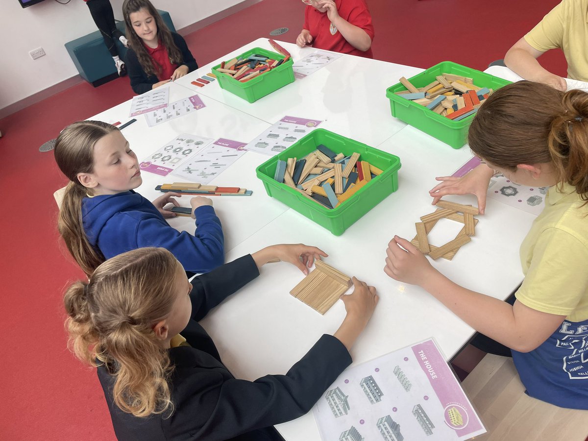 sandaigprimary's tweet image. Fun times at Glasgow Science Centre for P5, P6 and P7! @GSC1 #GSCLearningLab @STEMGlasgow
@STEMLearninguk @Jane_Arthur_
@Doug_GCC
@RAISEScotland
@EdScotSciences  @NASAEarth