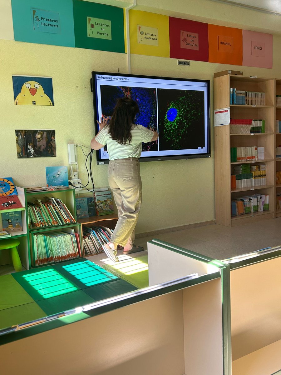 CIB Margarita Salas (CSIC) (@cib_csic) on Twitter photo Nuestra compañera Beatriz Villarejo visitó el 26/5 el CEIP Séneca, Parla, con <a href="/InspirinGirlsE/">Inspiring Girls Esp</a>.
Habló de científicas destacadas, de su trayectoria y sobre enfermedades neurodegenerativas, durante la que el alumnado de 4 Primaria visualizó al microscopio muestras de riñón y cerebro Nuestra compañera Beatriz Villarejo visitó el 26/5 el CEIP Séneca, Parla, con <a href="/InspirinGirlsE/">Inspiring Girls Esp</a>.
Habló de científicas destacadas, de su trayectoria y sobre enfermedades neurodegenerativas, durante la que el alumnado de 4 Primaria visualizó al microscopio muestras de riñón y cerebro