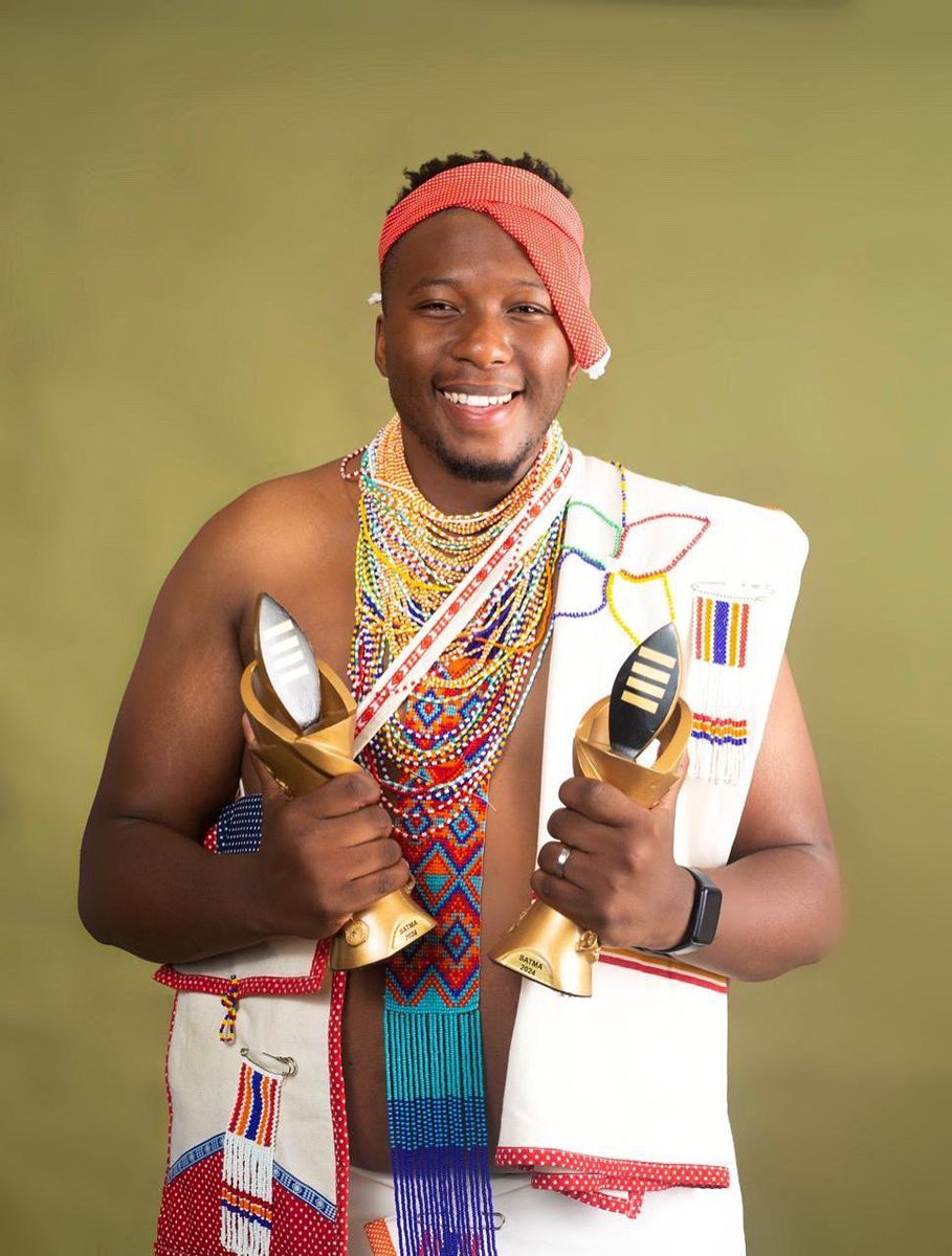 Just announced: Mr Vee Sholo joins the #EMBOMusicConcert lineup!

From gospel roots to national stages, he brings his powerful sound to celebrate Mama Winnie Madikizela-Mandela.

📍 Soweto Theatre | 🗓️ 07 June
🎟️ webtickets.co.za/event.aspx?ite… 

#VeeSholo #ArtsAlive2025 #LiveInSoweto