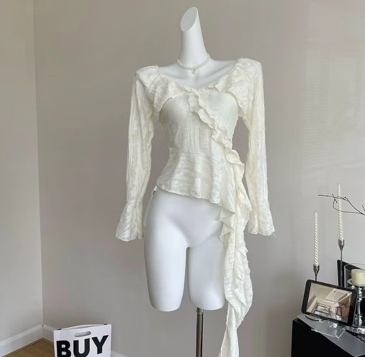 Srxkoo_'s tweet photo. Ada yang jual ini ga? Yg ready ya siap kirim. Preloved gpp, makasih 🥰🙏🏻 https://t.co/gsZwSveYnE