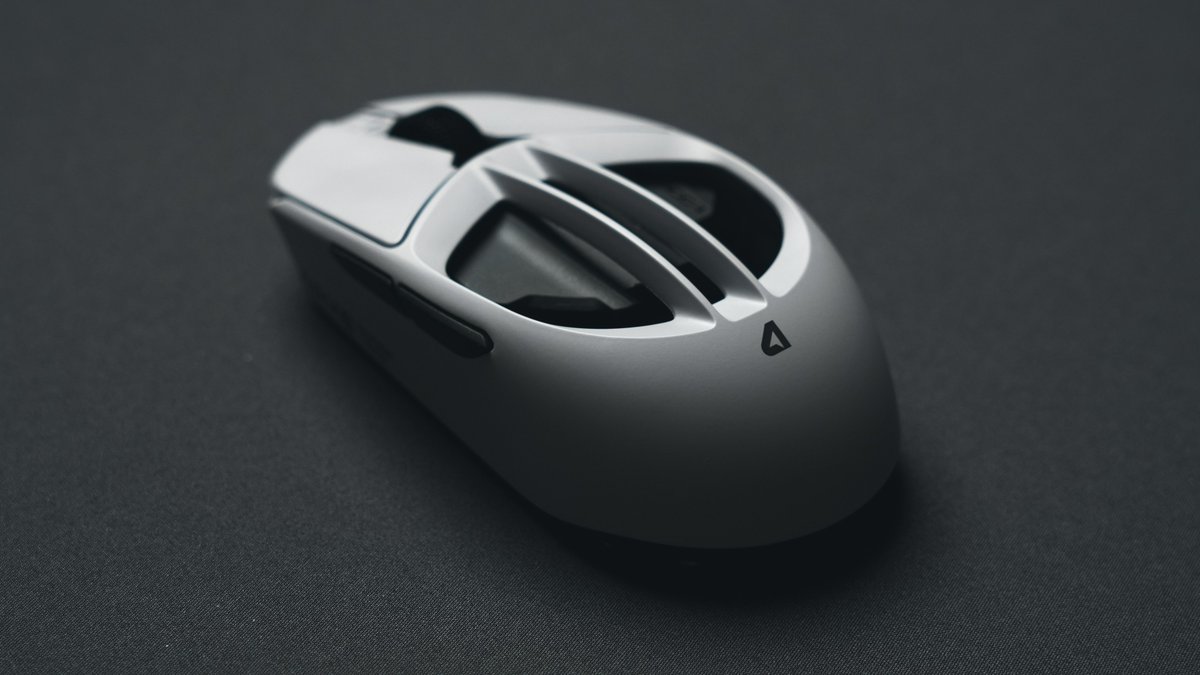 【美品】Arye RCC-1 ARYE RCC-1。 このマウス、箱からしてプレミアム感満載なのだけど