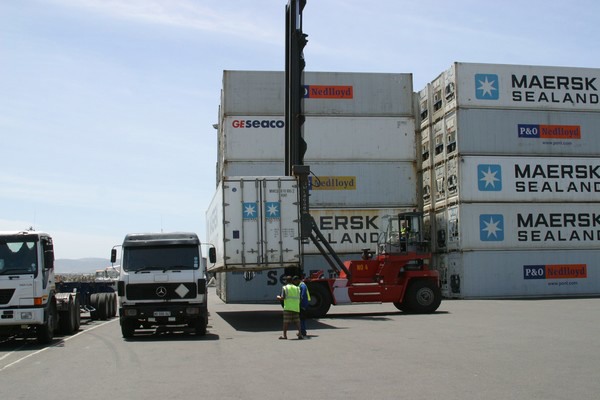 The Cape Town Container Terminal is handling a growing volume of reefer containers filled with citrus bound for Europe and Asia. With advanced cold chain infrastructure and a dedicated workforce, the Western Cape is ready to serve.
#WesternCapeTerminals #TPTCitrusSeason2025