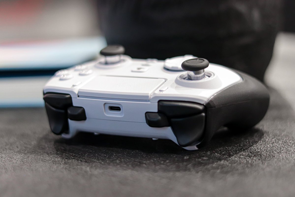 R Λ Z Ξ R 🇫🇷 (@razerfrance) on Twitter photo Envie de dominer la compétition ? Démarque-toi avec la Razer Wolverine V2 Pro, notre manette sans fil aux performances élevées sous licence officielle PlayStation™ !
📷 <a href="/Igersgamer/">Igersgamer</a> Envie de dominer la compétition ? Démarque-toi avec la Razer Wolverine V2 Pro, notre manette sans fil aux performances élevées sous licence officielle PlayStation™ !
📷 <a href="/Igersgamer/">Igersgamer</a>