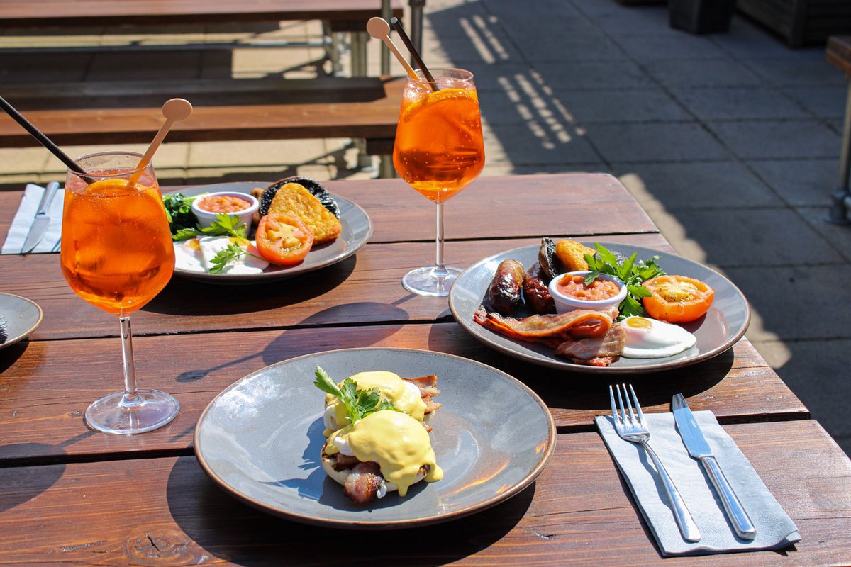 BottleGlassPub's tweet image. Exciting news... B&G Breakfast is back from the 7th June with a NEW menu! π³
Breakfast will be served every Saturday & Sunday from 9-11:30am - The perfect fuel before or after a walk in the countryside π (Dogs are welcome too! π)
Book a tableπ΄bit.ly/3ke9bgX