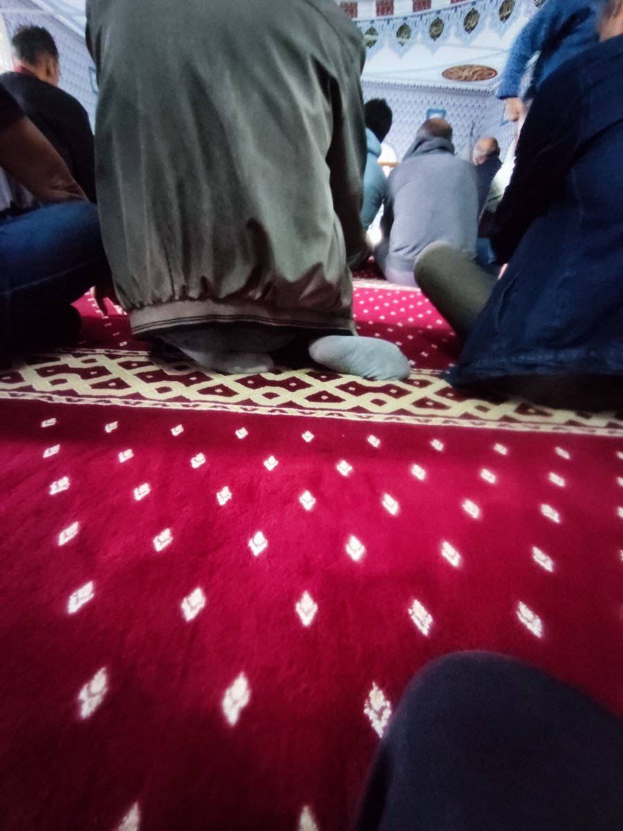 İbadetin gizlisi makbuldür hayırlı cumalar dilerim değerli mümin kardeşlerim 🤲🏿