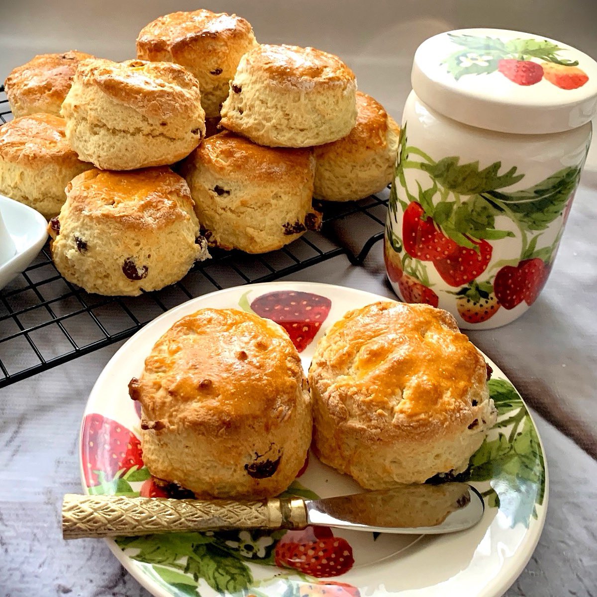 marybethxx6's tweet image. It’s national scone day #whoknew …#nationalsconeday 🥰