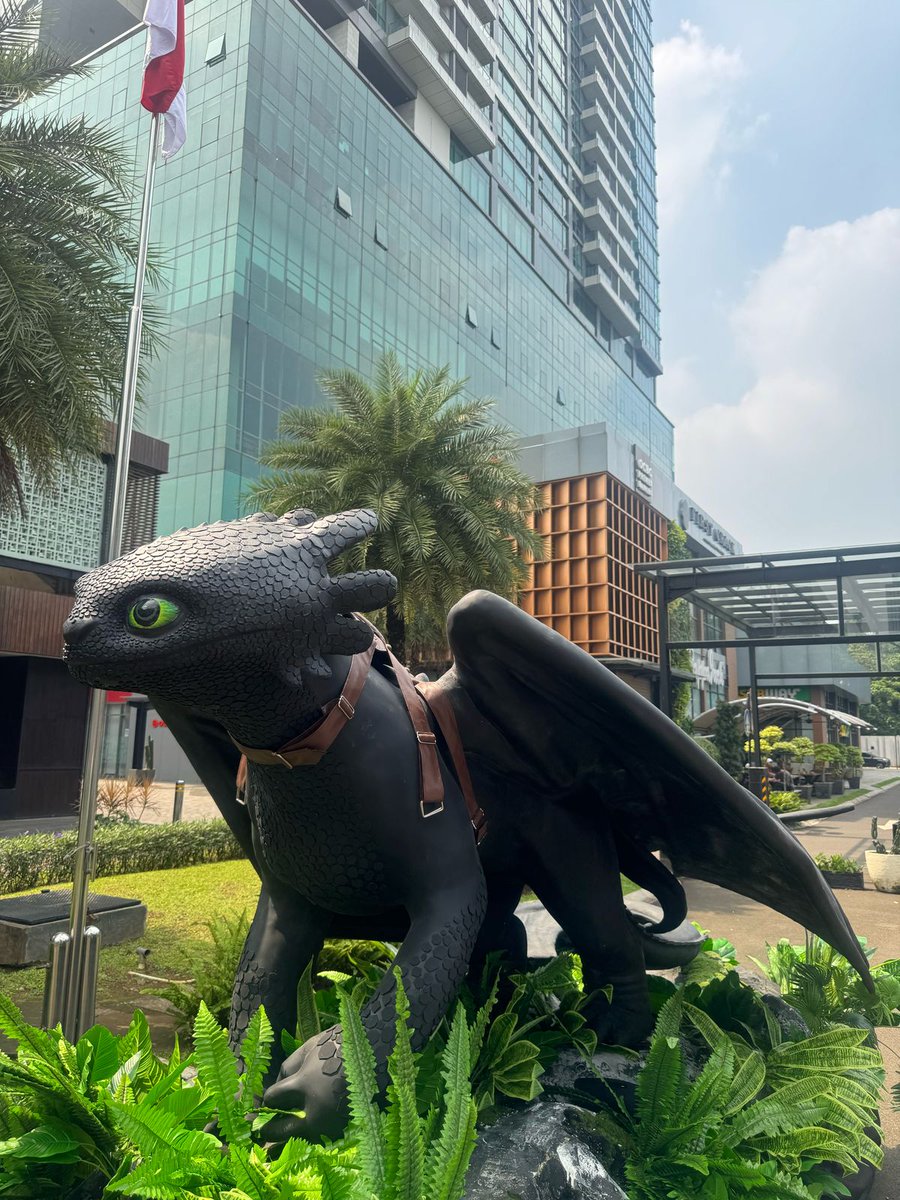 WatchmenID's tweet photo. LAGI ADA TOOTHLESS DI TANGERANG KOTA DAN TANGSEL!! 😱😱😱😱😱 

Hiccup mana nih ?? 👀 naganya keluyuraaaannn https://t.co/QRJ6SFSWc4