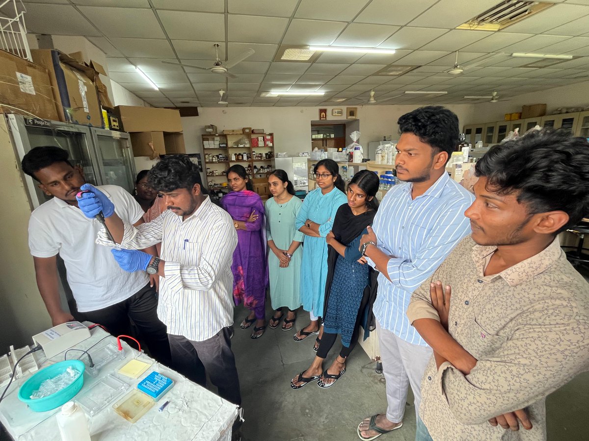 HydUniv's tweet image. The Millet Lab, a vibrant research group under the Repository of Tomato Genomics Resources, Department of Plant Sciences, School of Life Sciences, University of Hyderabad, is abuzz with activity this summer. From May to June 2025, the lab is hosting its largest-ever cohort of 17…
