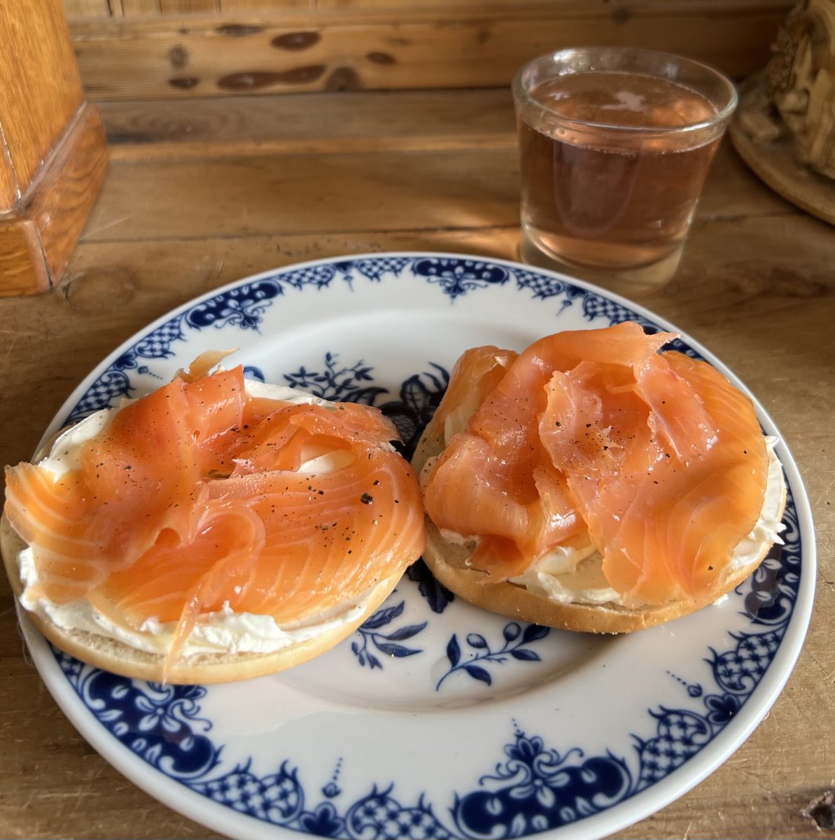 🕷️🌈🏳️⚧️MadCatLadyJules (@podweed) on Twitter photo #RetirementDayBreakfast
😁🍸 #RetirementDayBreakfast
😁🍸