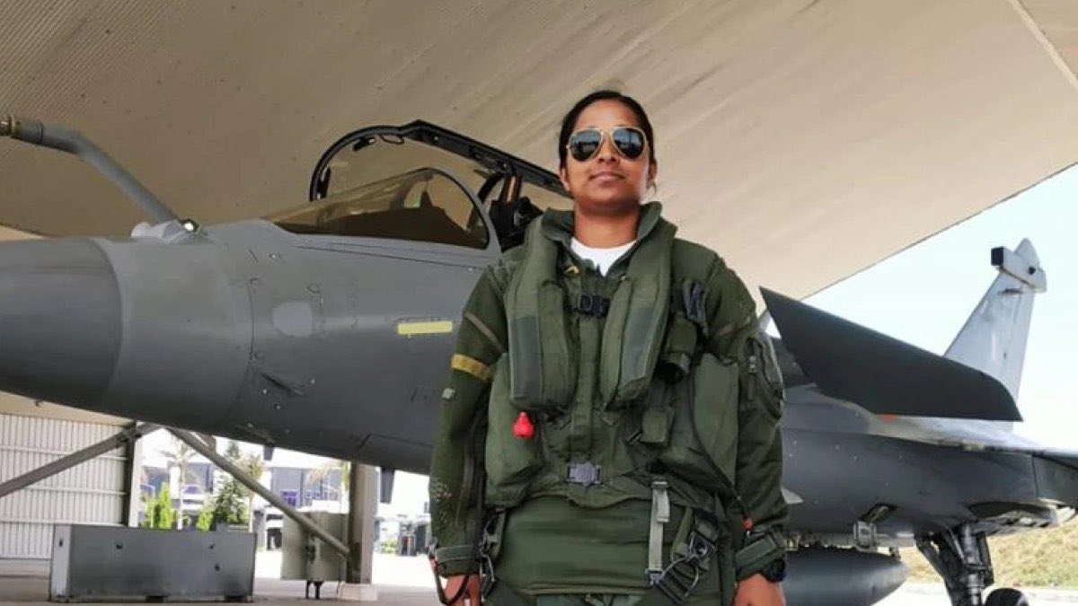 DjangoSimcha's tweet image. Anyone seen her , hey @PMOIndia  and @IndianAirforce  how can you tell if she’s still missing.

I think she is learning how to make a Karak tea and enjoy hospitality of some kind people.

#MissingPerson #missingpilot #POW