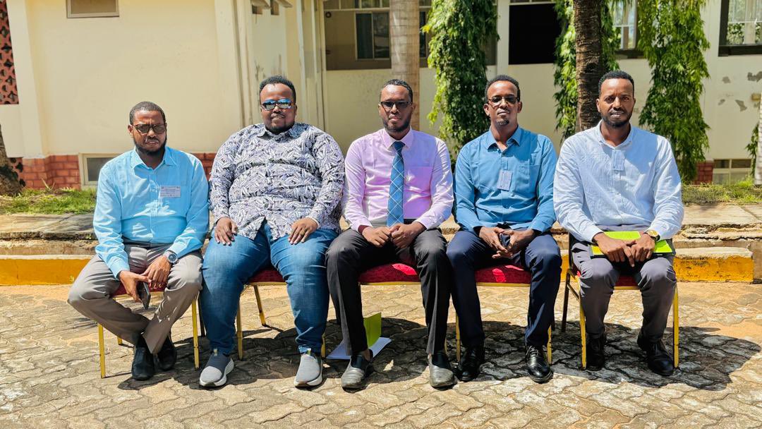 Qanuni17's tweet photo. Proud to complete two transformative courses—Transformative Leadership &amp; Public Policy Formulation- at Kenya School of Government, Matuga Campus, alongside DGs from Justice and Security Ministries of Jubaland and Southwest States of Somalia and the JL Judiciary Secretary General. https://t.co/Shie8mMtM6