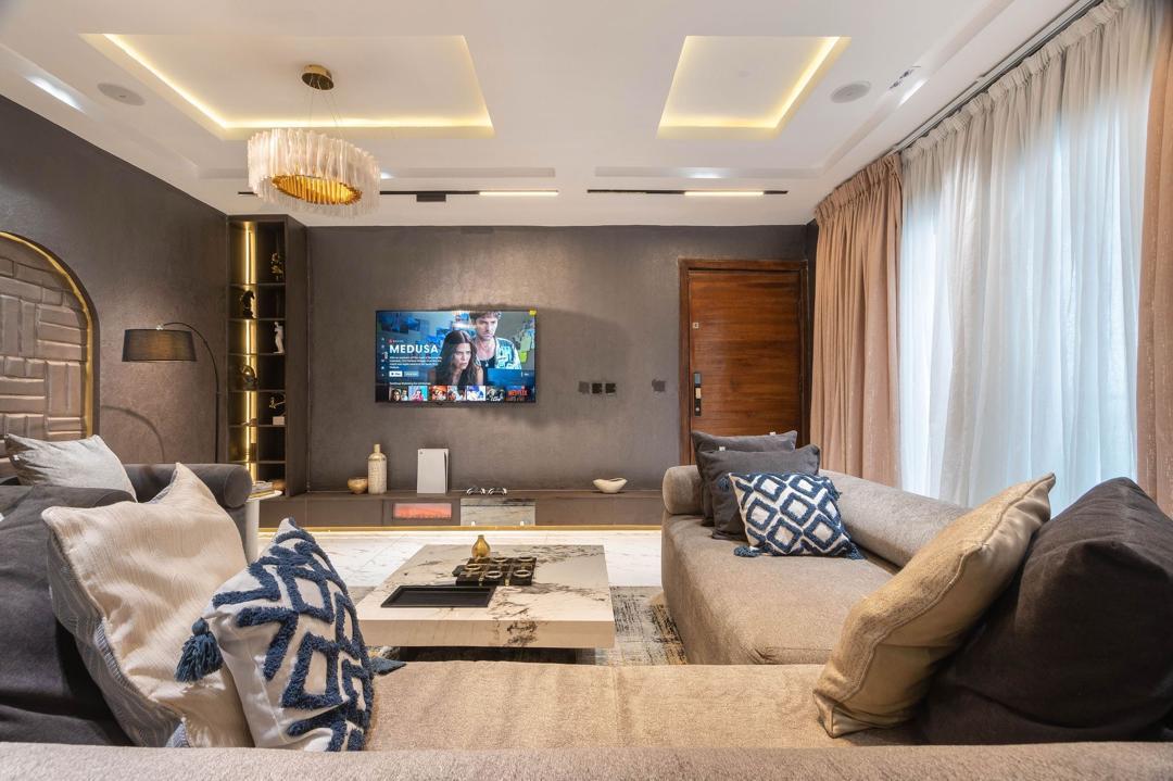 ComfortH_Realty's tweet image. Indulge in a home away from home experience in our Noir skyline 2 bedroom Penthouse in Lekki Phase 1, Lagos with PS5 (Lekki Right)

Rate-250k

OUR WIFE Ta Ta Ta Akwa Ibom Batistuta Seyi Vibes #UsainBoltByKwate #Steeldevelopment DNero Time Man U Joao Pedro