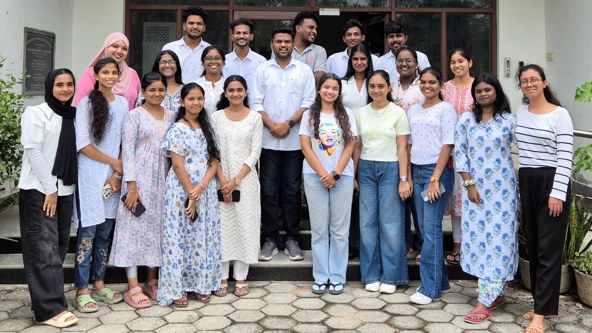 HydUniv's tweet image. The Millet Lab, a vibrant research group under the Repository of Tomato Genomics Resources, Department of Plant Sciences, School of Life Sciences, University of Hyderabad, is abuzz with activity this summer. From May to June 2025, the lab is hosting its largest-ever cohort of 17…