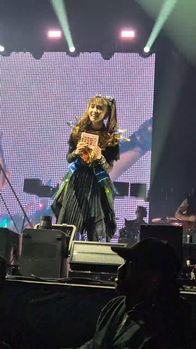 Jujustice_'s tweet photo. Thanks to all the kitsune for your goodies ! ✨🤩
I've got so many ! 🙂‍↕️
@fadelessun @DrawMikie @SouillonCosplay @pearlyperrine

So happy that's MOAMETAL take my fanart, she look at me at the end 🥹 

#BABYMETAL #babymetal_fanart #BABYMETALWORLDTOUR2025 
#BABYMETALFRANCE https://t.co/n2TxS9AAhj