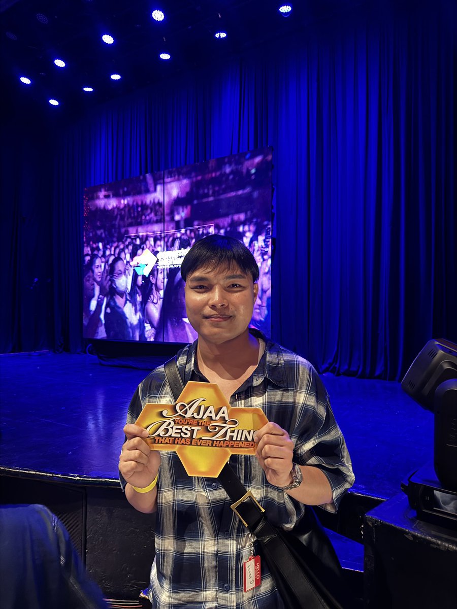 acasoaaron's tweet photo. So excited! #AJAA1stFanmeet #ajaa https://t.co/aJq8Q6m68B