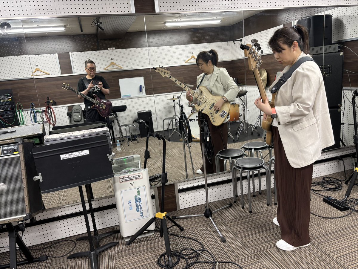 音作り&amp;練習。
弦楽器だけやと何したらええか分からぬ。

#prs
#line6
#atelierz 
#bassontop尼崎店 
#澪標