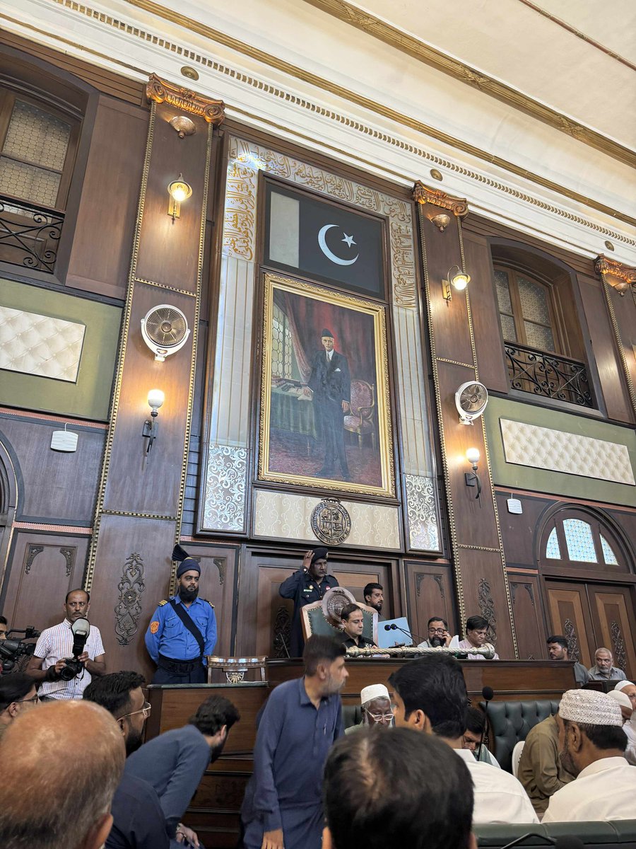 At today’s Karachi Metropolitan Corporation (KMC) session. The agenda focuses on the ongoing water crisis in the city.