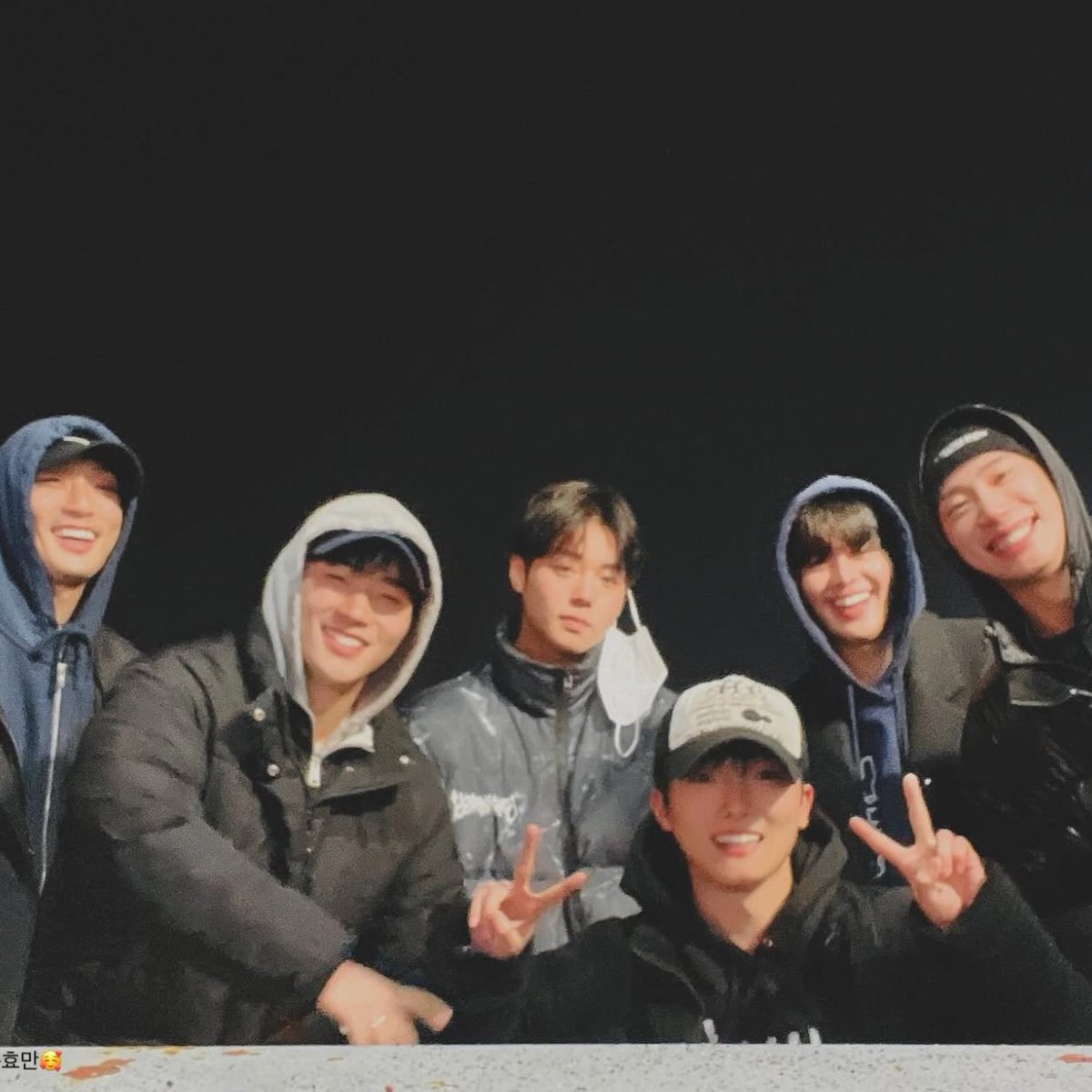 who’s gonna survive if a zombie apocalypse hits whc? 

— a short crack thread