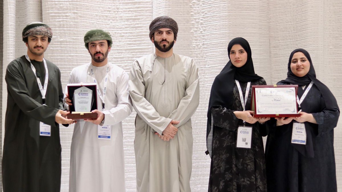 NU_oman's tweet photo. فاز فريق مداد (أحد المشاريع المحتضنة في مصنع المال) بجائزة “أفضل شركة ناشئة في الاقتصاد الدائري” ضمن برنامج Eureka GCC (أكبر مسابقة لنماذج الأعمال في آسيا)، والذي أقيم في دبي يومي 28 و29 مايو 2025.

شارك في البرنامج أكثر من 300 شركة ناشئة من آسيا ودول مجلس التعاون الخليجي. وتم اختيار مداد ضمن أفضل 30 شركة ناشئة، وكانت الشركة الوحيدة المتأهلة من سلطنة عُمان.

شملت الشركات المشاركة شركات ناشئة راسخة، وشركات في مرحلة النمو، وشركات وصلت إلى توافق بين المنتج والسوق، بالإضافة إلى شركات ناشئة يقودها طلاب من آسيا والخليج.

ونتيجة لفوزها بالجائزة، ستحصل مداد على إرشاد ودعم تقني لتسويق منتجها، مقدّم من برنامج Eureka GCC

Midad Team (one of the incubated projects in  @MoneyFactory_nu ) won the “Circular Economy Startup Award” in Eureka GCC Program(Asia’s Largest Business Model Competition) in Dubai (28-29 May 2025). 

The program had more than 300 participating startups from Asia and GCC. Midad was shortlisted among the best 30 startups and the only qualified startup from Oman. 

Participating startups included established startups, growth stage startups, product-market fit startups and student startups from Asia and GCC. 

As a result of winning the award, Midad will receive mentoring and technical support for product commercialization, provided by Eureka GCC.