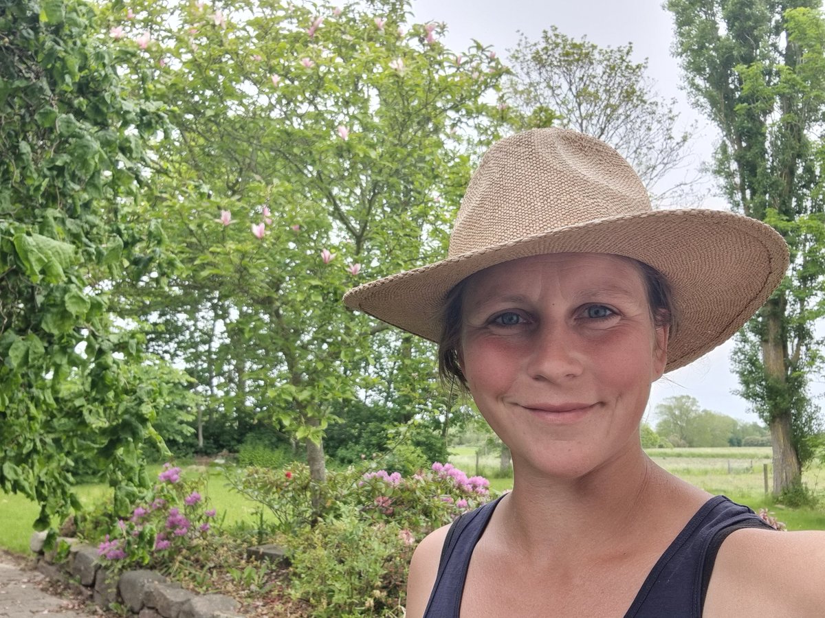 7 weeks ago, I stopped working.

I am now unemployed and a full-time farmer and homeschooling mom.

It has been a crazy adventure already, but definitely an amazing decision and feeling so far!

Nothing changes unless you make a change!