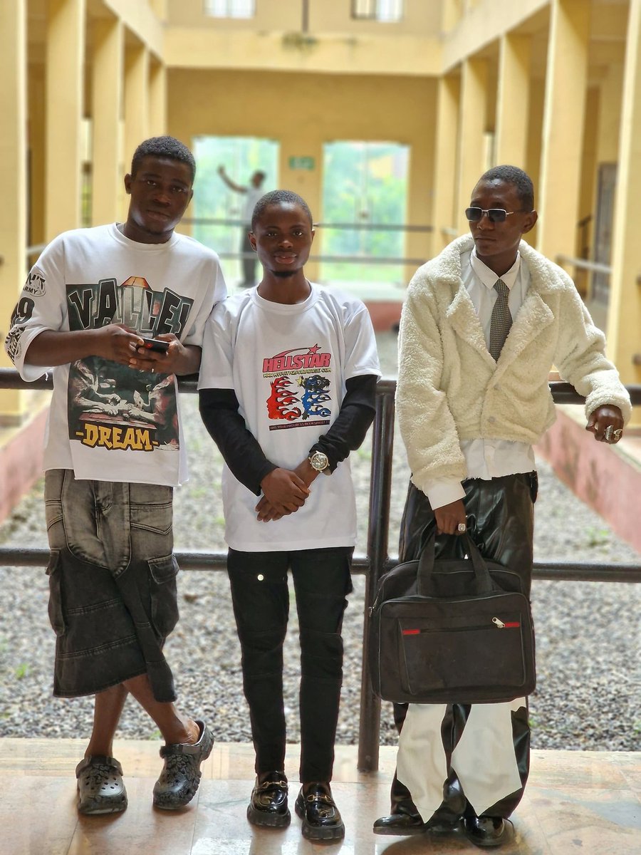 odebunmi_quadri's tweet image. Knowledge is wealth, and today we leveled up! 💰💡 Thanks @SOLANA for this groundbreaking program at LASU! Lagos is the heartbeat of innovation, and we're all in! 🔥 #SOLANAWins #CryptoNextGen"**