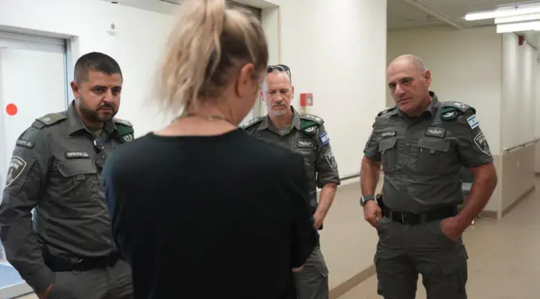 A volunteer Border Police officer was moderately injured last night after being run over by a Palestinian Arab who attempted to break through a police checkpoint at the Rantis Crossing, during an operation to prevent vehicle theft in the Sharon area.
israelnationalnews.com/news/409228