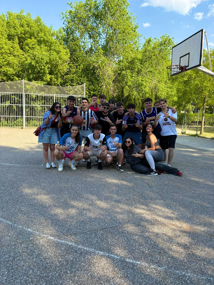 Andrea Cueva tweet media