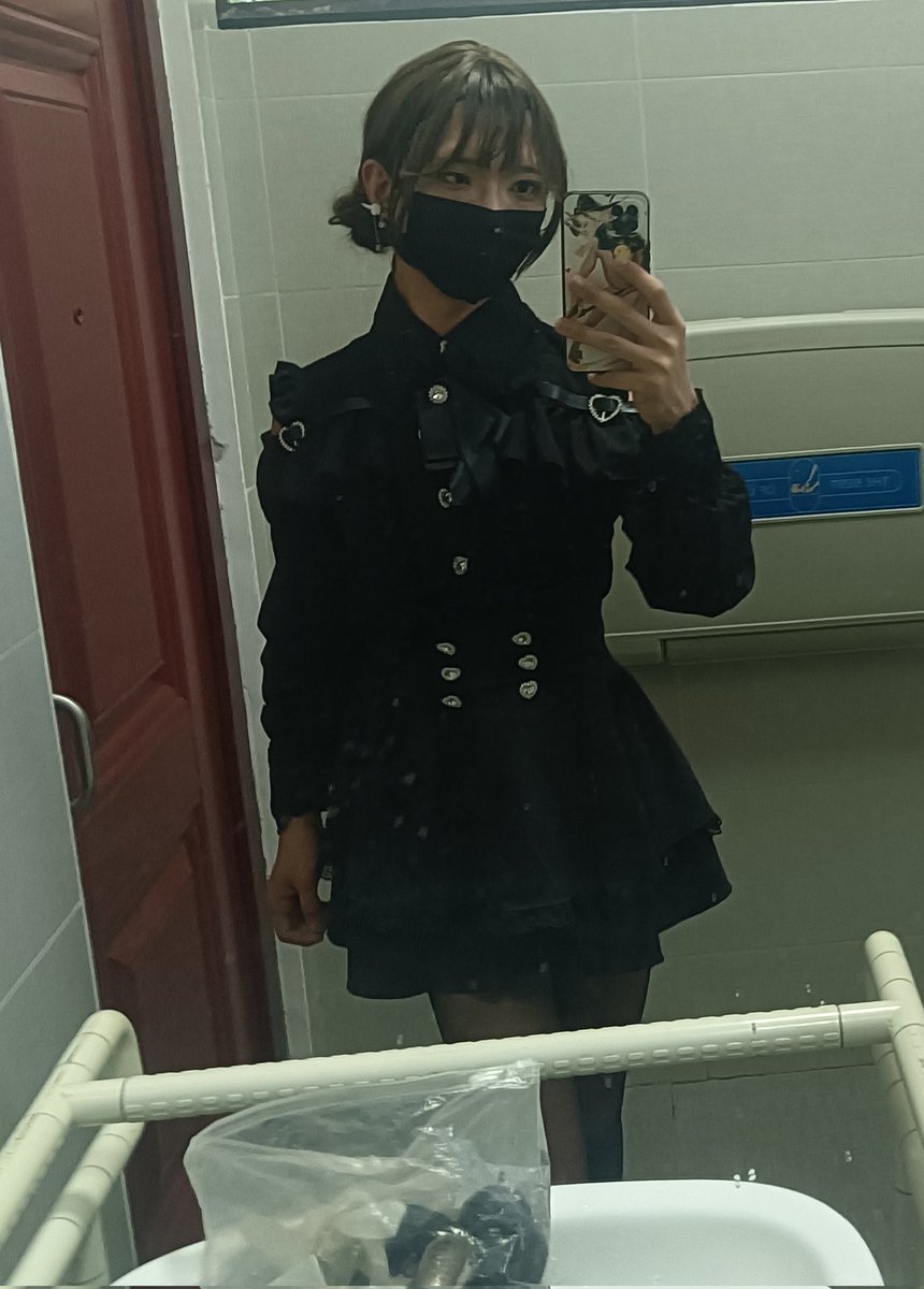 Trog__lodyte's tweet photo. 新假发到了，感觉这个蛮不错的 #伪娘 https://t.co/aay0Bm4O4l