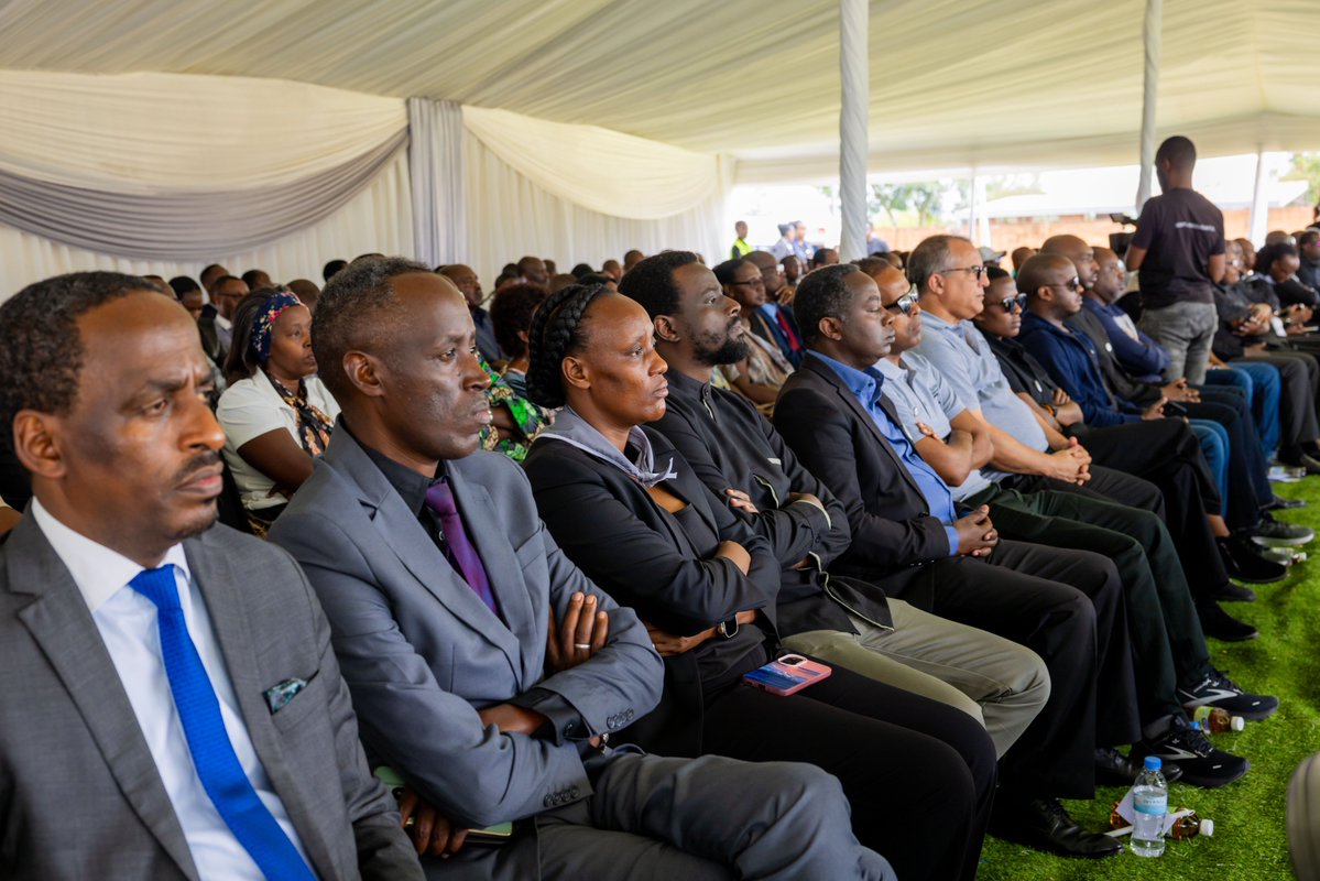 Ministry of Health | Rwanda (@rwandahealth) on Twitter photo Uyu munsi, ku kigo nderabuzima cya Butamwa, <a href="/Nyarugenge/">Nyarugenge District</a>, abagize urwego rw’ubuzima mu Rwanda bifatanije n’abaturage b’umurenge wa Mageragere mu kwibuka ku nshuro ya 31 abari abakozi ba Minisiteri y’Ubuzima n’ibigo byari biyishamikiyeho bishwe muri Jenoside Yakorewe Abatutsi 1994. Uyu munsi, ku kigo nderabuzima cya Butamwa, <a href="/Nyarugenge/">Nyarugenge District</a>, abagize urwego rw’ubuzima mu Rwanda bifatanije n’abaturage b’umurenge wa Mageragere mu kwibuka ku nshuro ya 31 abari abakozi ba Minisiteri y’Ubuzima n’ibigo byari biyishamikiyeho bishwe muri Jenoside Yakorewe Abatutsi 1994.