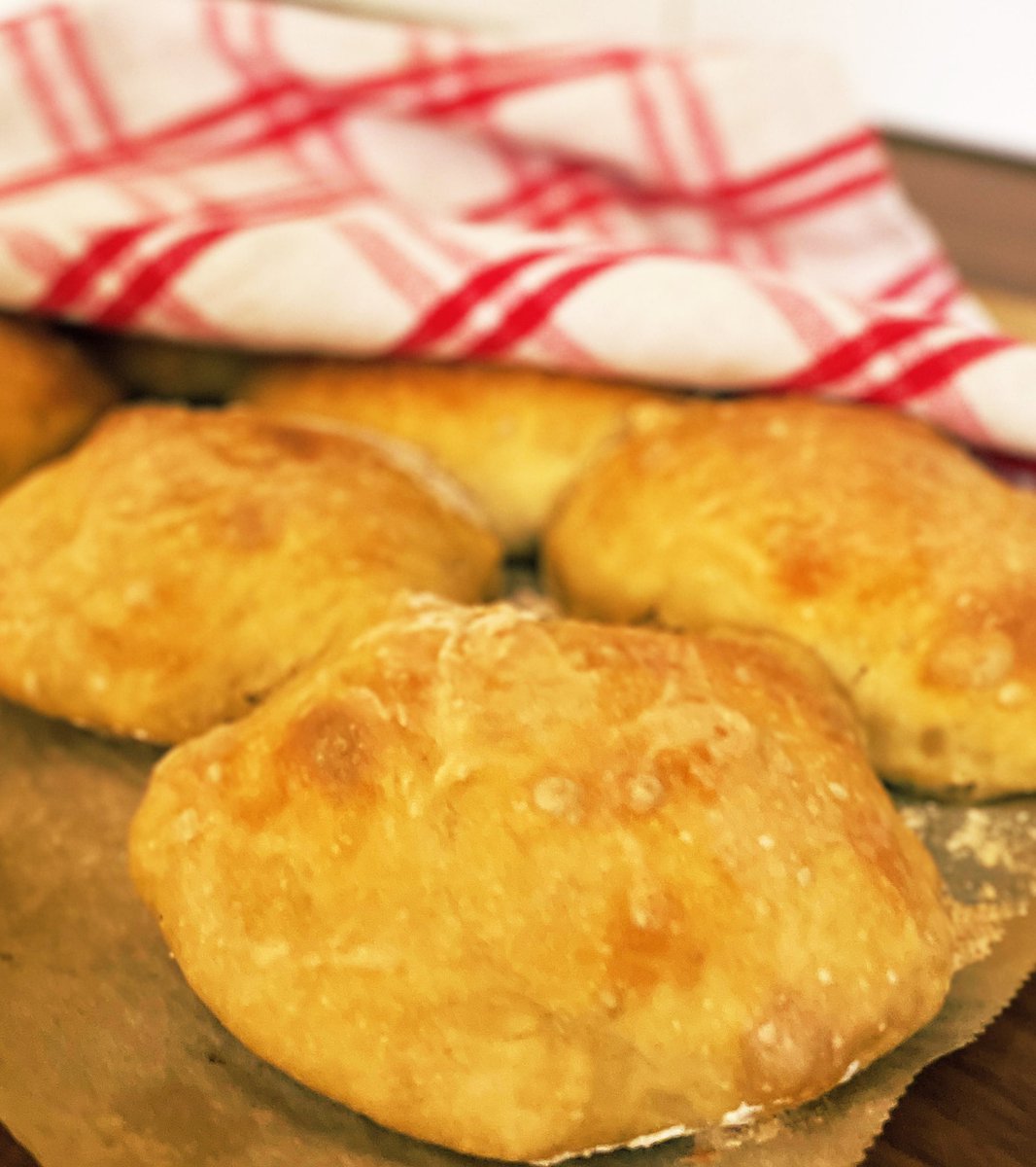 Rester å billigt bröd, de e tufft å va sparsam😅😀👍