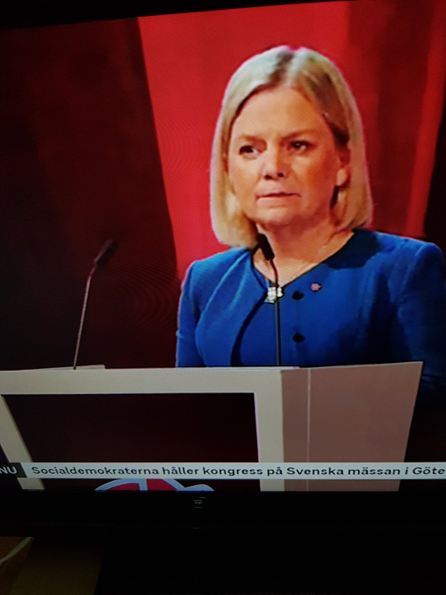 OlovEngqvi71921's tweet photo. Sverige har fått en egen Hitler, en diktator som kommer undan med allt, vägrar att avgå, anser att ålfiske är kriminellt!
MEN! Att blåsa 9000 pensionärer till kronofogden och 
Köpa statsminister posten för 3,5 miljarder av skattemedel är helt ok! https://t.co/tA1kUeflRg